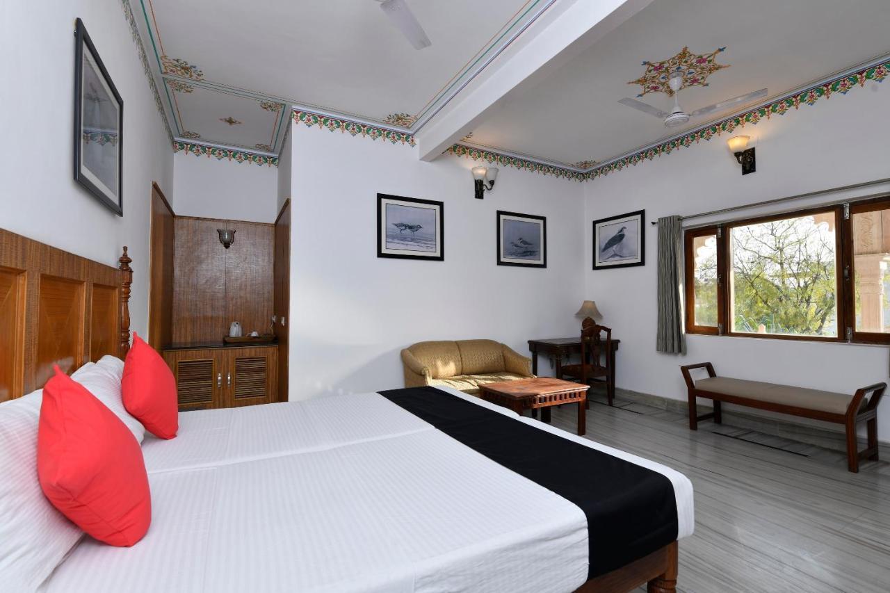 Hotel Sunbird Bharatpur Exteriör bild