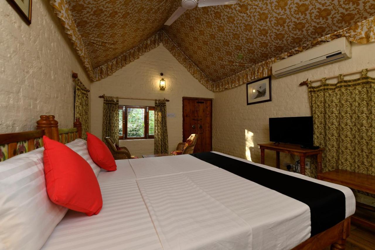 Hotel Sunbird Bharatpur Exteriör bild