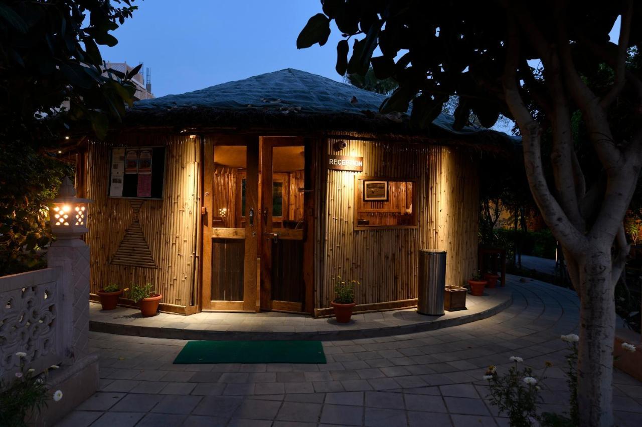 Hotel Sunbird Bharatpur Exteriör bild