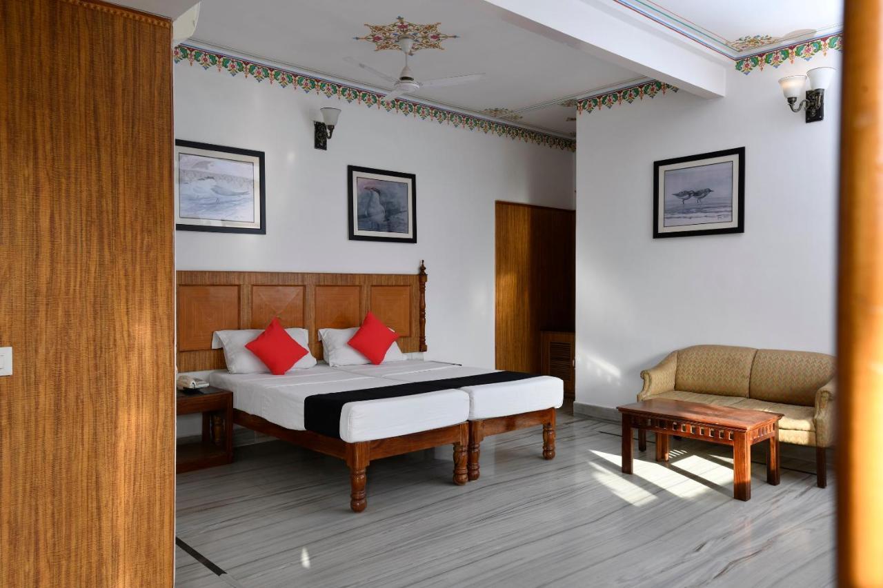 Hotel Sunbird Bharatpur Exteriör bild